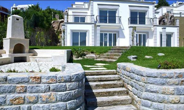 Satılık Denize Sıfır Evler Yalıkavak Bodrum
