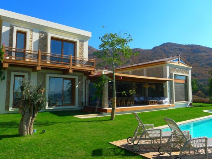Bodrum Gümüşlükte Satılık Taş Villalar