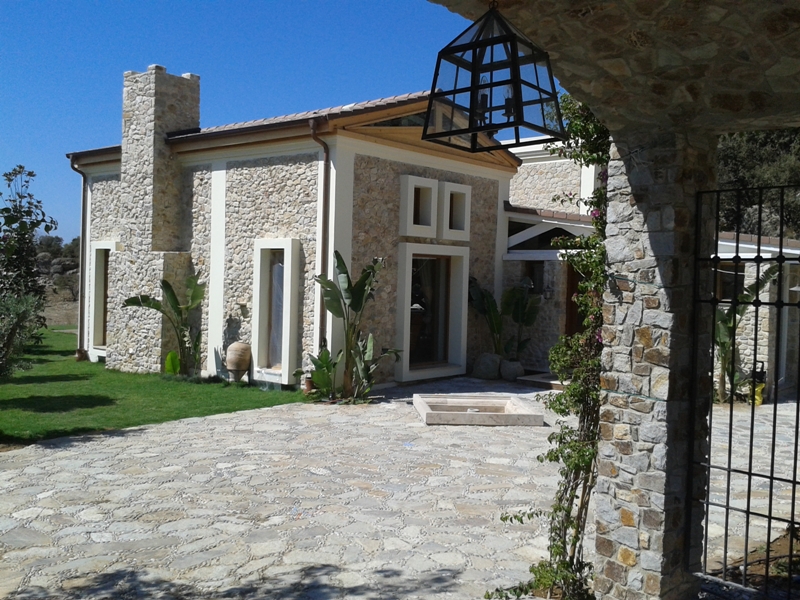 Bodrum Gümüşlükte Satılık Taş Villalar